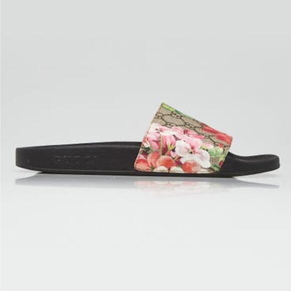 Gucci GG Supreme Monogram Blooms Slide Sandals 36 Beige  Gucci Pink Beige GG Coated Canvas Blooms Slide Sandals 40 sz